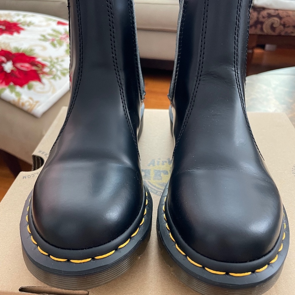 Doc Marten Chelsea Boots